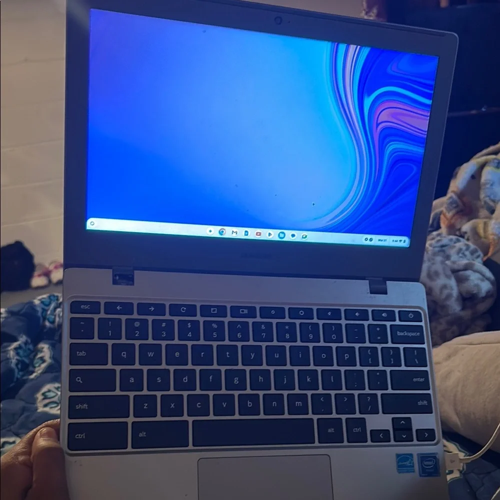 Samsung Silver Laptop